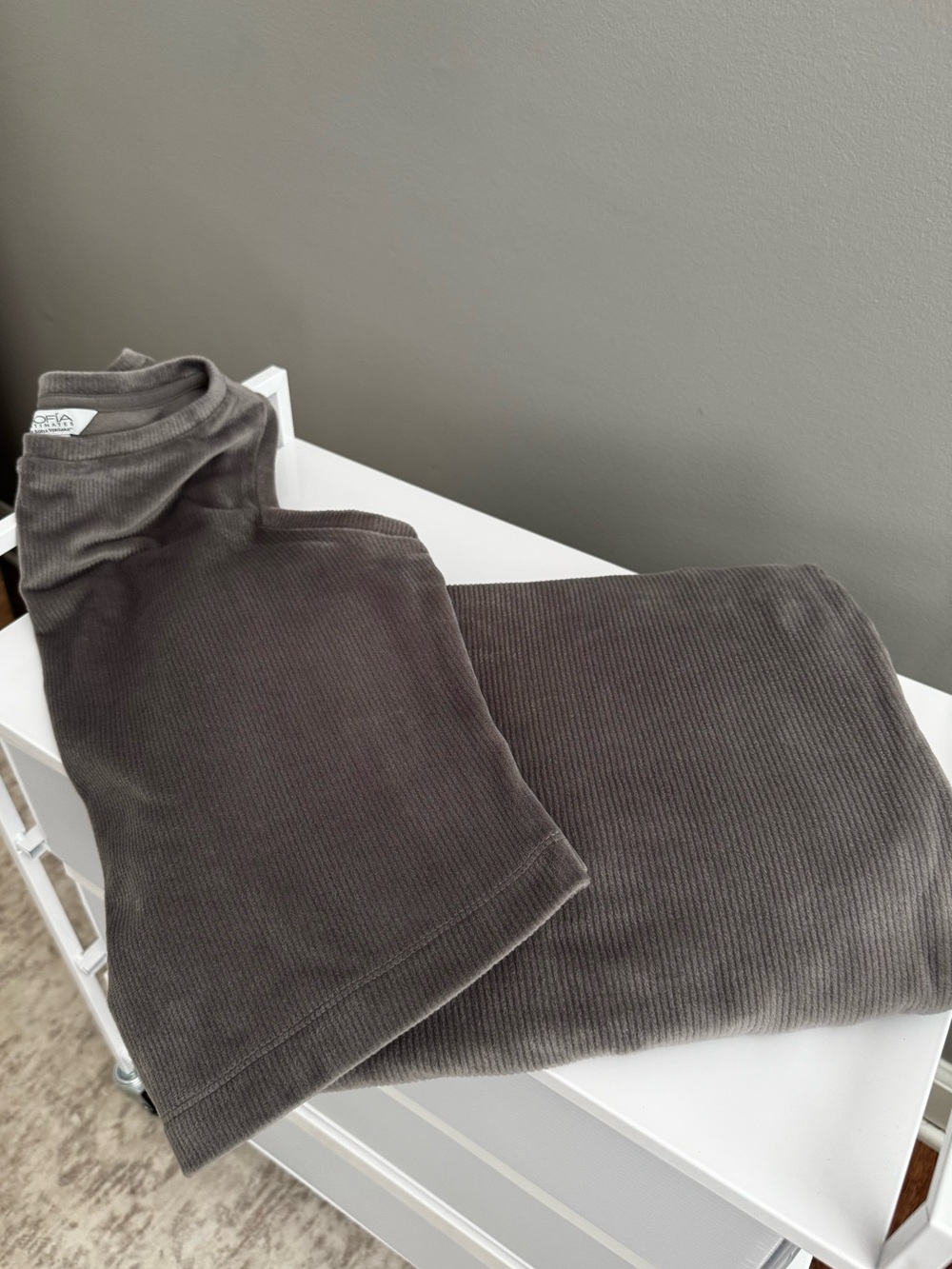 sofia by sofia vergara Gray Velour Wide-Leg lounge set - Picture 10 of 11